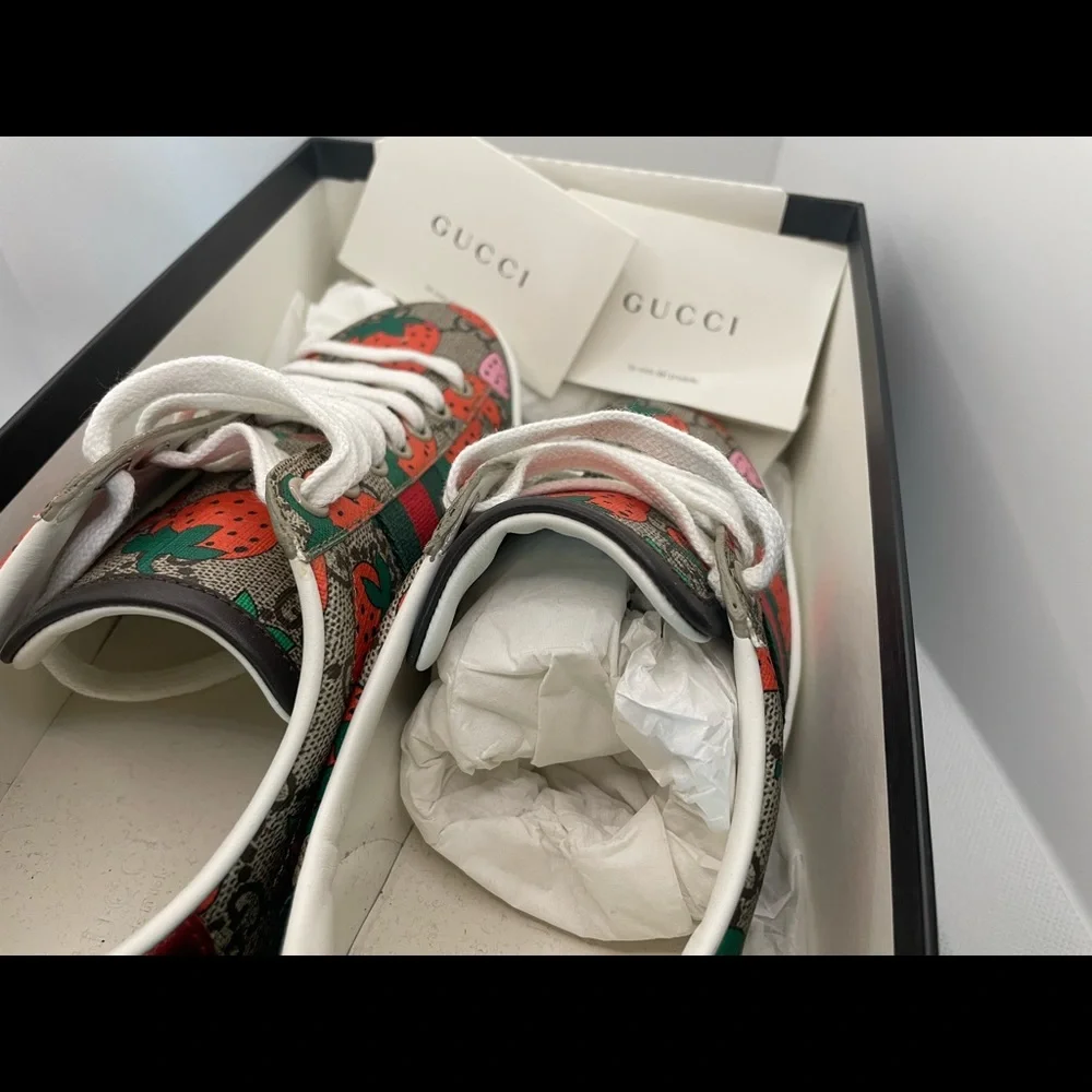 Authentic Gucci Strawberry Sneakers - Picture 6 of 8